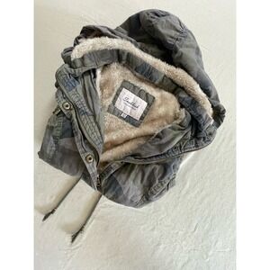 Snobbish Collection Camo Vest Faux Fur Lining Hooded Drawstring Waste SZ M